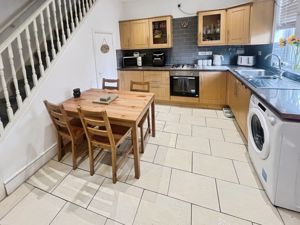 Kitchen Diner- click for photo gallery